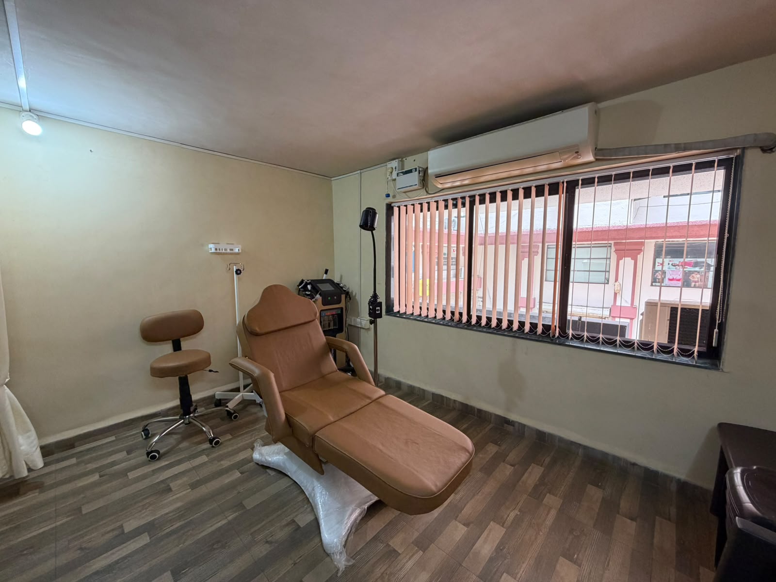 Dr. Taranjit Kaur's specialist dental chair setup in Madgaon